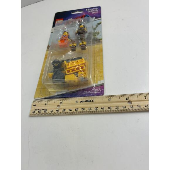 LEGO Movie 2 Minifigures Emmet & Lucy Set 853865 Sealed 48pcs - Picture 5 of 5
